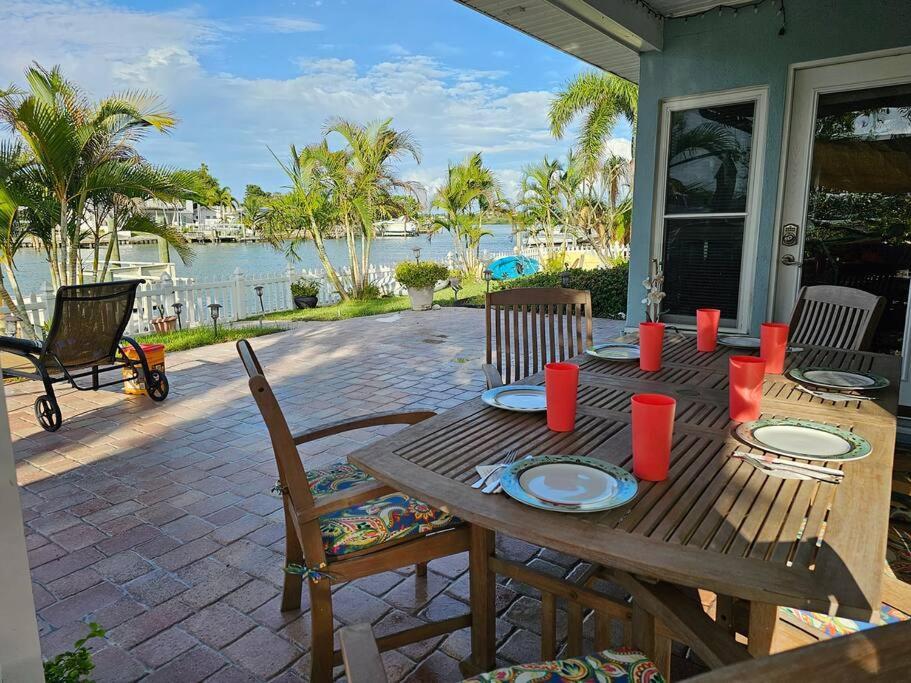 Irb Surf House Waterfront Oasis+ Sunshine +Fun Kayaks Clearwater Beach Exterior foto