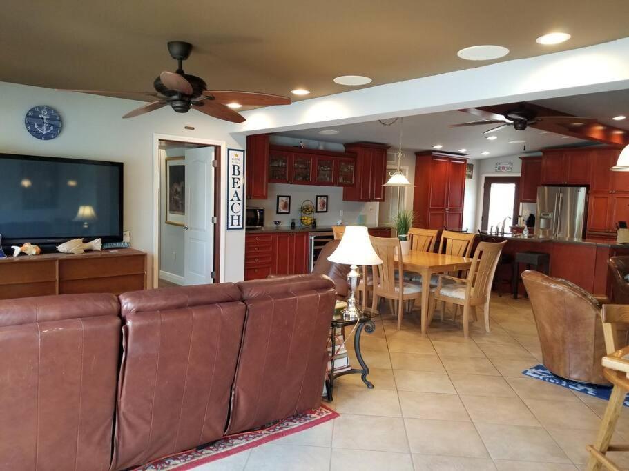 Irb Surf House Waterfront Oasis+ Sunshine +Fun Kayaks Clearwater Beach Exterior foto