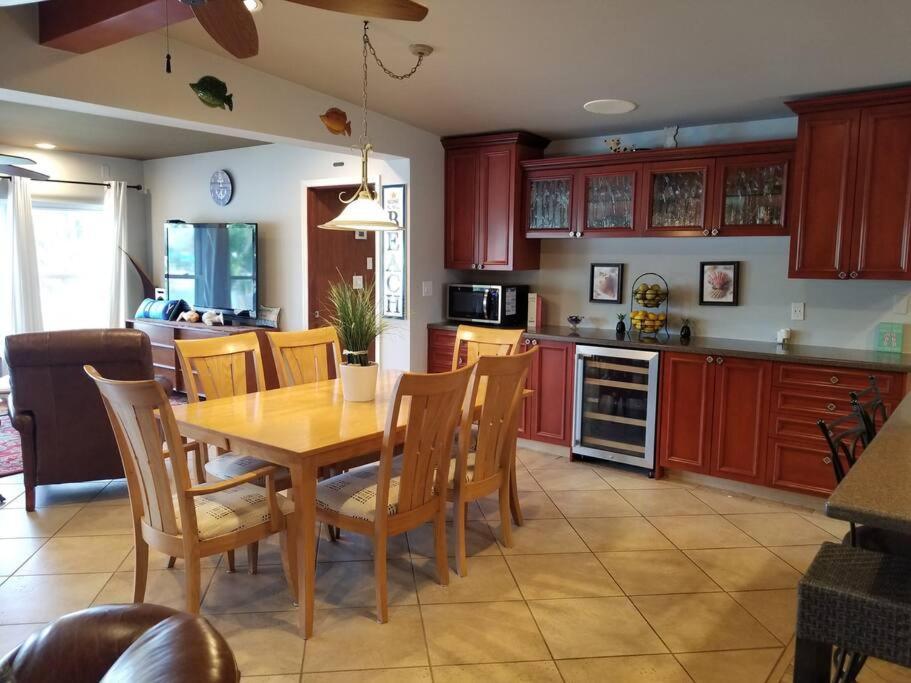 Irb Surf House Waterfront Oasis+ Sunshine +Fun Kayaks Clearwater Beach Exterior foto